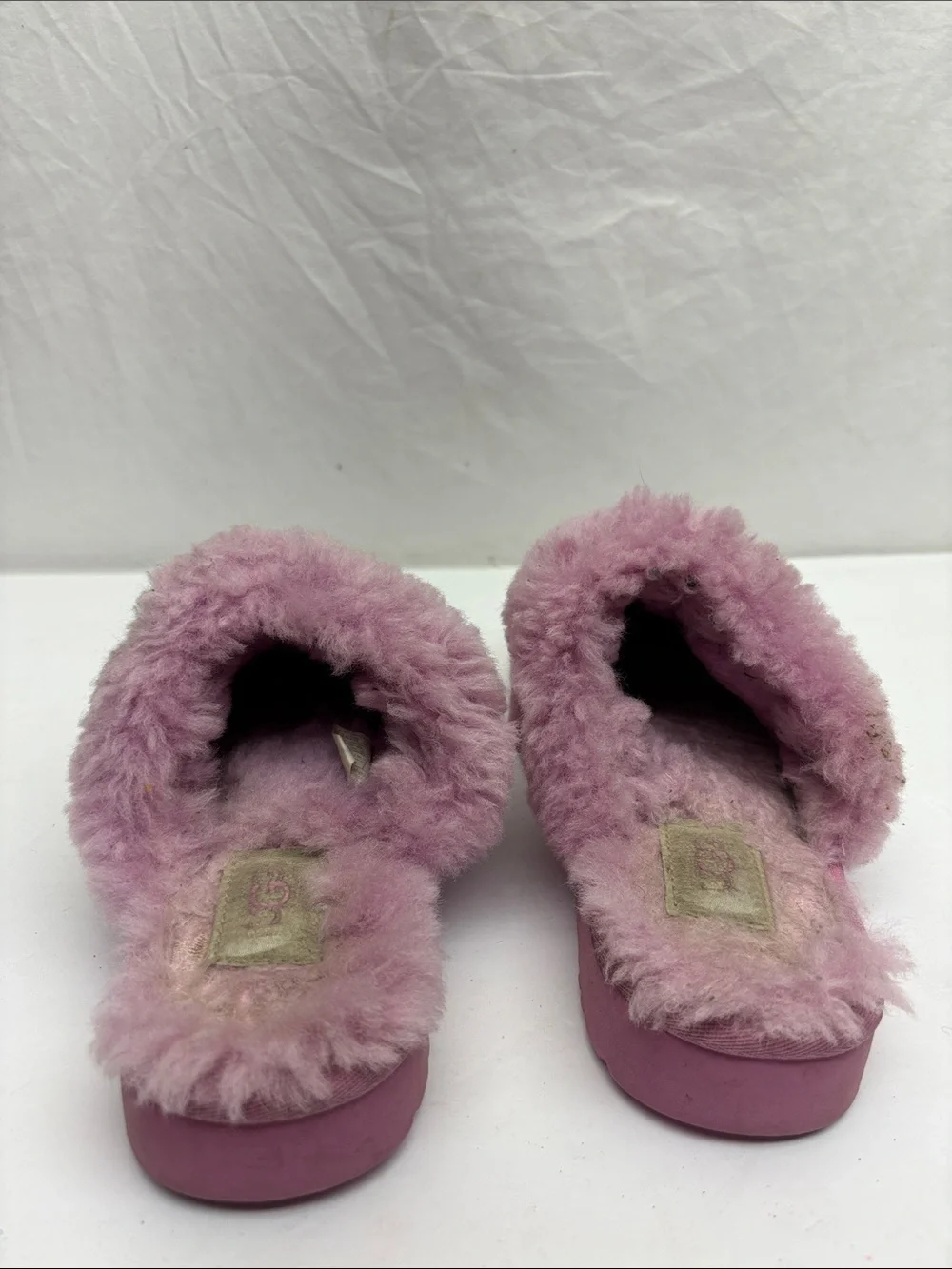 UGG Kids Pink Suede Shearling Slip-On Slippers, SZ 5 big girl, box 50